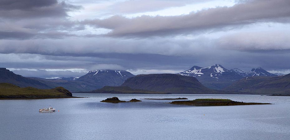 Der Fjord Hvalfjörður