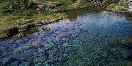 Das klare Wasser des Sees Þingvallavatn